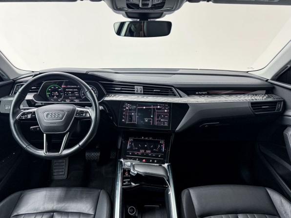 Audi e-tron I с пробегом 2019 года, цена 5 099 990 рублей, 38195 км, внедорожник, Автокод Объявления