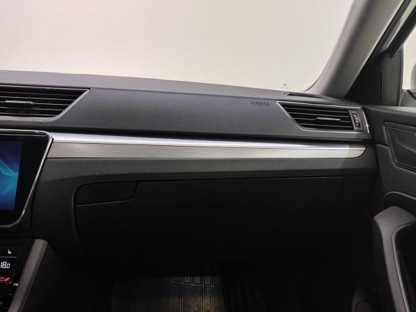 Skoda Superb III Рестайлинг с пробегом 2024 года, цена 3 000 000 рублей, 8465 км, лифтбек, Автокод Объявления
