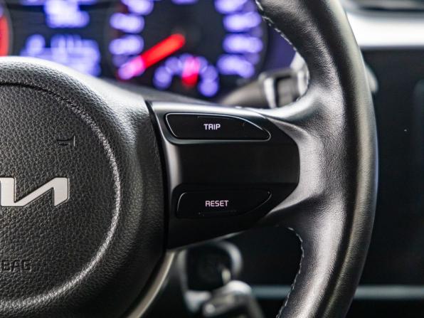 Kia Rio IV Рестайлинг с пробегом 2021 года, цена 1 618 000 рублей, 62770 км, седан, Автокод Объявления