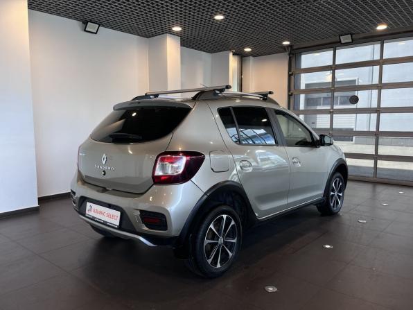 Renault Sandero II с пробегом 2017 года, цена 985 000 рублей, 167833 км, хэтчбек, Автокод Объявления