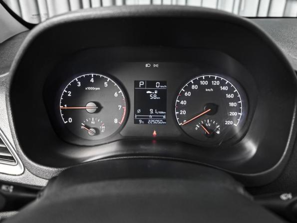 Hyundai Solaris II с пробегом 2018 года, цена 829 000 рублей, 225050 км, седан, Автокод Объявления