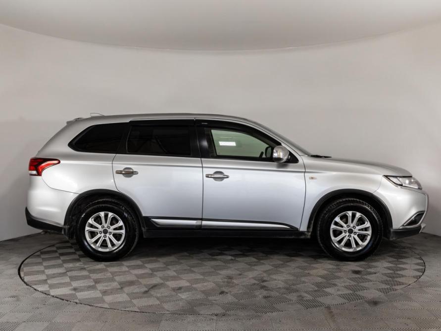 Mitsubishi Outlander III Рестайлинг 2 Санкт-Петербург  - изображение 4