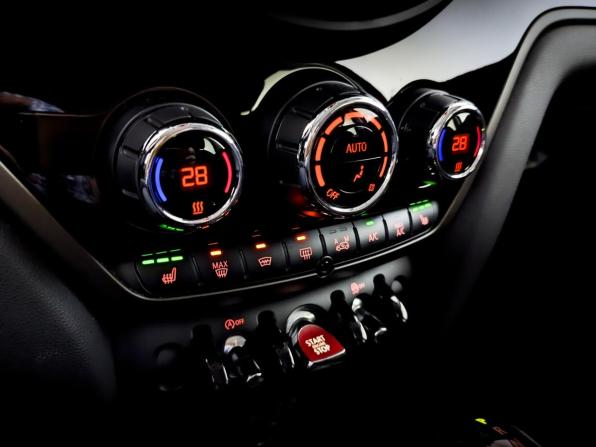 Mini Clubman II с пробегом 2017 года, цена 1 725 000 рублей, 109365 км, универсал, Автокод Объявления