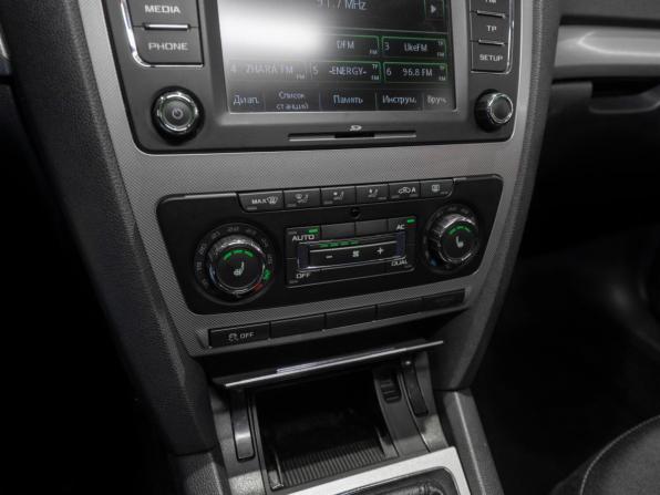 Skoda Octavia II (A5) Рестайлинг с пробегом 2012 года, цена 870 000 рублей, 258034 км, лифтбек, Автокод Объявления