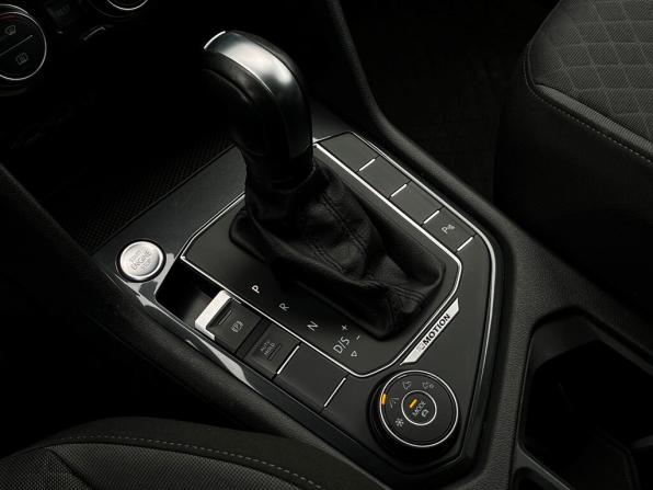 Volkswagen Tiguan II с пробегом 2020 года, цена 2 497 700 рублей, 105206 км, внедорожник, Автокод Объявления