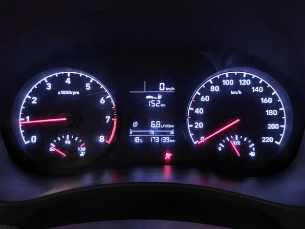 Hyundai Solaris II с пробегом 2018 года, цена 882 000 рублей, 173138 км, седан, Автокод Объявления