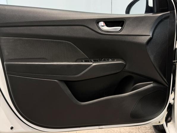 Hyundai Solaris II с пробегом 2020 года, цена 1 470 000 рублей, 156040 км, седан, Автокод Объявления