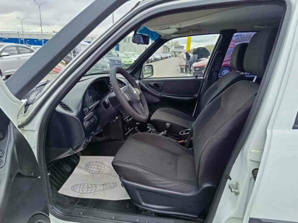Chevrolet Niva I Рестайлинг с пробегом 2017 года, цена 725 000 рублей, 200510 км, внедорожник, Автокод Объявления