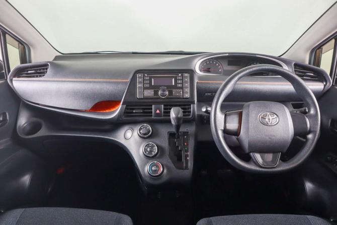 Toyota Sienta II с пробегом 2016 года, цена 1 529 000 рублей, 126202 км, компактвэн, Автокод Объявления