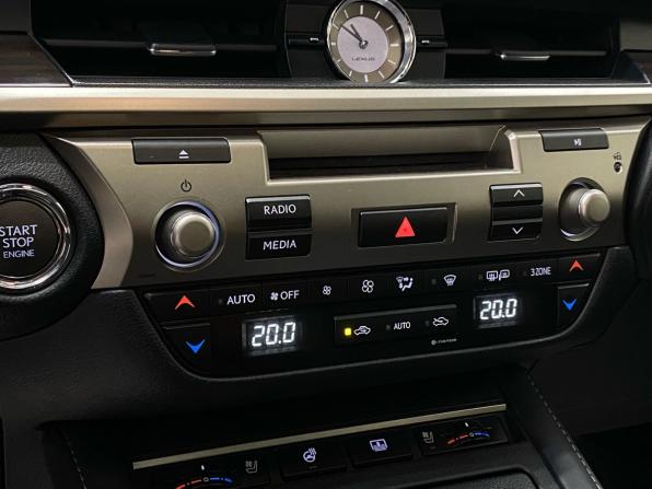 Lexus ES VI Рестайлинг с пробегом 2018 года, цена 3 250 000 рублей, 159057 км, седан, Автокод Объявления