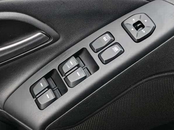 Hyundai ix35 I Рестайлинг с пробегом 2015 года, цена 1 353 000 рублей, 173938 км, внедорожник, Автокод Объявления