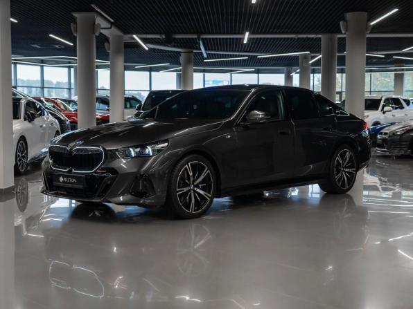 BMW 5 серии VIII (G60/G61/G68) с пробегом 2024 года, цена 7 850 000 рублей, 19653 км, седан, Автокод Объявления