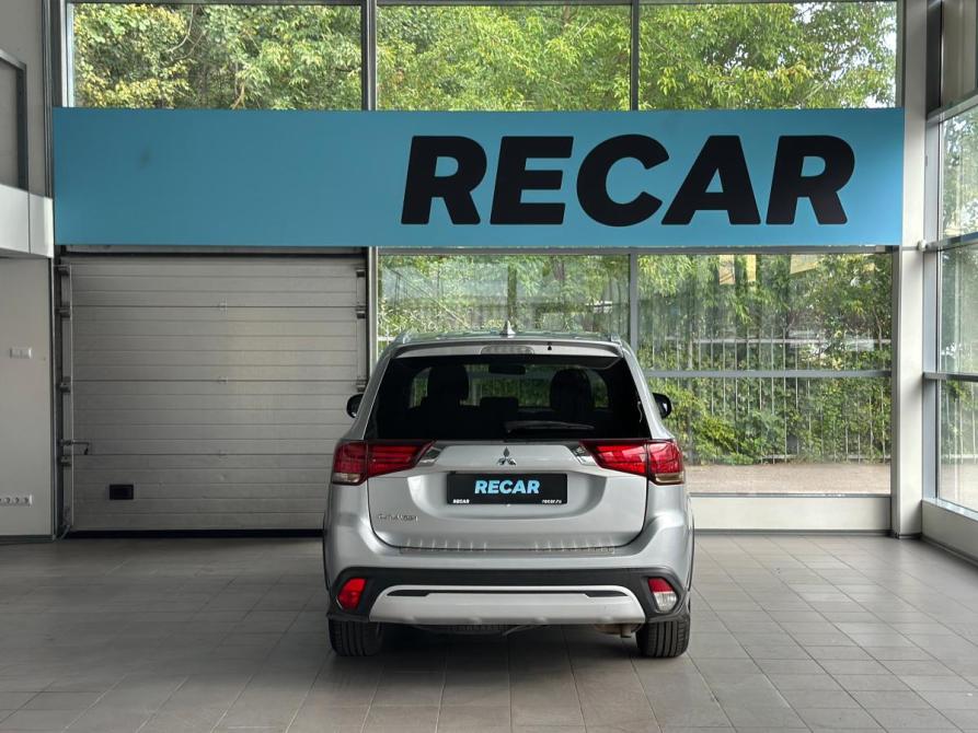 Mitsubishi Outlander III Рестайлинг 3 Санкт-Петербург  - изображение 4