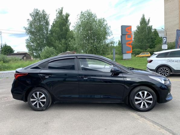 Hyundai Solaris II с пробегом 2017 года, цена 1 329 000 рублей, 77900 км, седан, Автокод Объявления