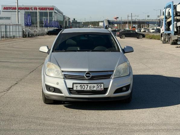 Opel Astra H Рестайлинг с пробегом 2009 года, цена 390 000 рублей, 209991 км, седан, Автокод Объявления