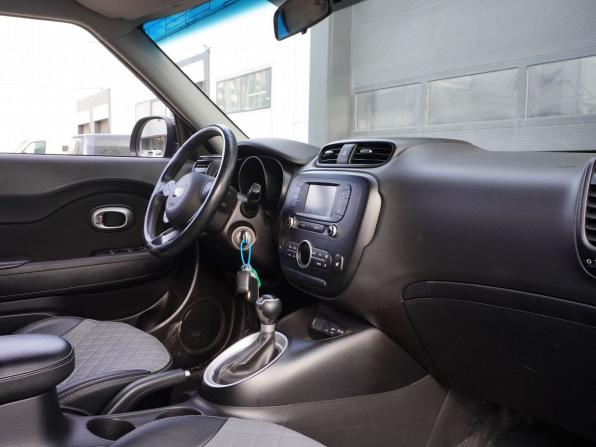 Kia Soul II Рестайлинг с пробегом 2018 года, цена 1 413 000 рублей, 123090 км, хэтчбек, Автокод Объявления