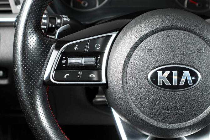 Kia Optima IV Рестайлинг с пробегом 2019 года, цена 2 649 000 рублей, 95067 км, седан, Автокод Объявления