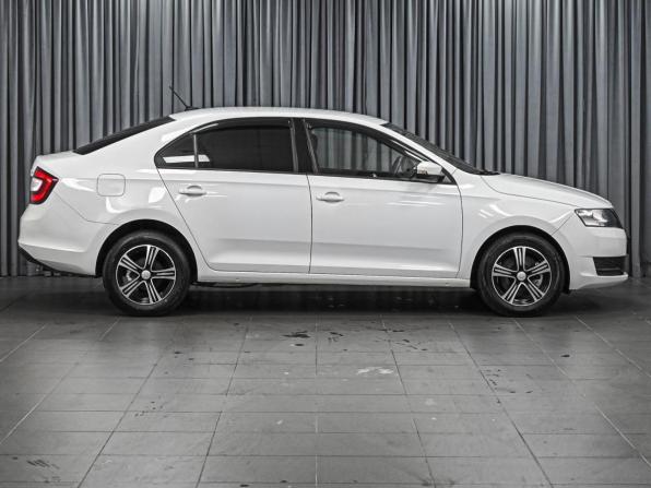 Skoda Rapid I Рестайлинг с пробегом 2017 года, цена 1 125 000 рублей, 93053 км, лифтбек, Автокод Объявления