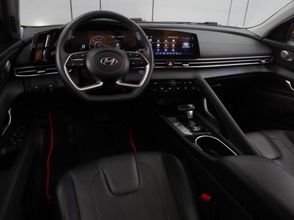 Hyundai Elantra VII (CN7) с пробегом 2022 года, цена 1 899 000 рублей, 47947 км, седан, Автокод Объявления