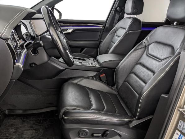 Volkswagen Touareg III с пробегом 2019 года, цена 4 430 000 рублей, 108625 км, внедорожник, Автокод Объявления