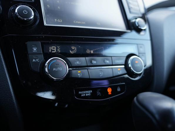 Nissan Qashqai II с пробегом 2015 года, цена 1 250 000 рублей, 217918 км, внедорожник, Автокод Объявления