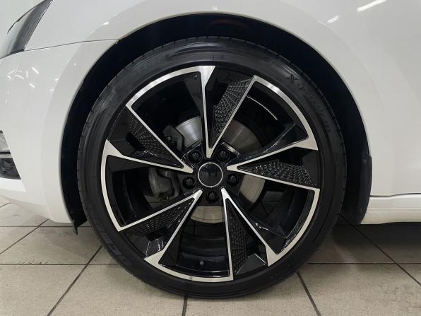 Skoda Octavia III (A7) Рестайлинг с пробегом 2019 года, цена 1 789 000 рублей, 124672 км, лифтбек, Автокод Объявления