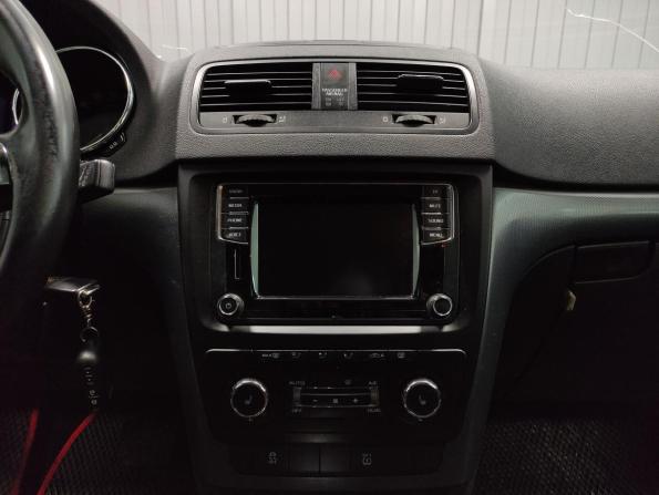 Skoda Yeti I Рестайлинг с пробегом 2015 года, цена 980 000 рублей, 204723 км, внедорожник, Автокод Объявления