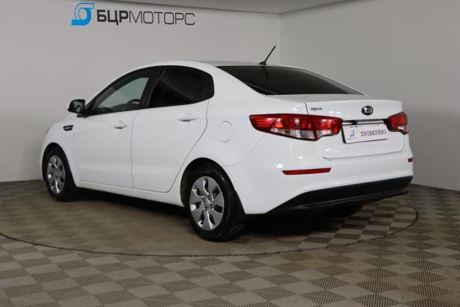 Kia Rio III Рестайлинг с пробегом 2015 года, цена 929 990 рублей, 102244 км, седан, Автокод Объявления