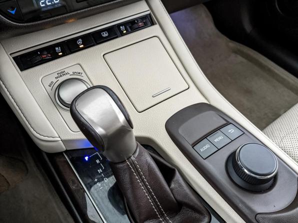 Lexus ES VI Рестайлинг с пробегом 2015 года, цена 2 750 000 рублей, 143650 км, седан, Автокод Объявления