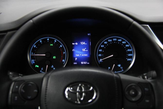 Toyota Corolla XI (E160 E170 E180) Рестайлинг 1 с пробегом 2016 года, цена 1 637 000 рублей, 90161 км, седан, Автокод Объявления
