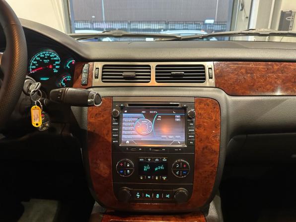Chevrolet Tahoe III с пробегом 2012 года, цена 1 790 000 рублей, 198709 км, внедорожник, Автокод Объявления