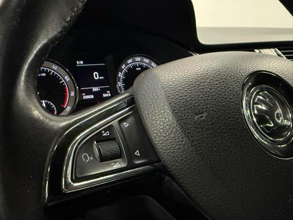 Skoda Octavia III (A7) с пробегом 2016 года, цена 1 310 000 рублей, 233525 км, лифтбек, Автокод Объявления