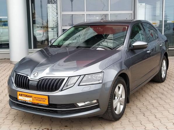 Skoda Octavia III (A7) Рестайлинг с пробегом 2019 года, цена 2 024 000 рублей, 135000 км, лифтбек, Автокод Объявления