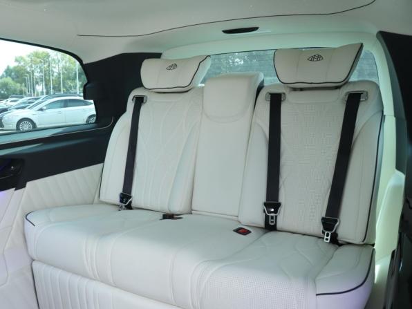 Mercedes-Benz V-Класс III (W447) Рестайлинг с пробегом 2024 года, цена 8 995 000 рублей, 7940 км, минивэн, Автокод Объявления