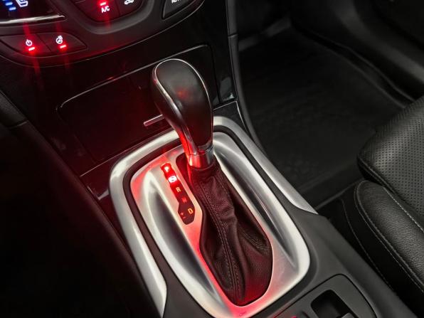 Opel Insignia I Рестайлинг с пробегом 2013 года, цена 1 650 000 рублей, 153741 км, седан, Автокод Объявления