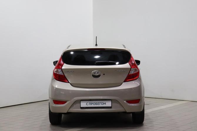 Hyundai Solaris I с пробегом 2014 года, цена 750 000 рублей, 102997 км, хэтчбек, Автокод Объявления