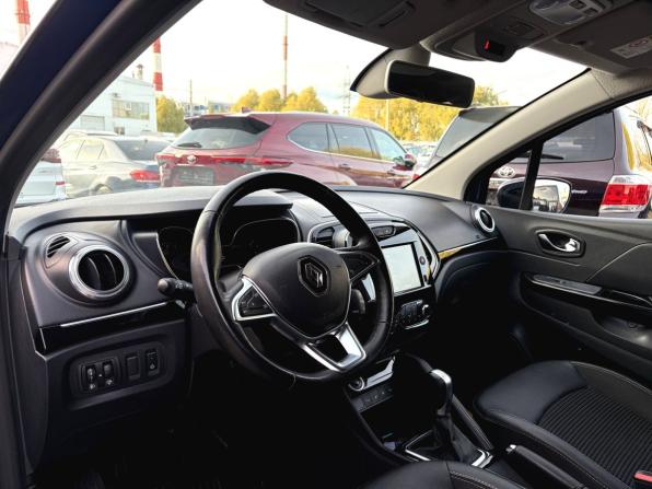 Renault Kaptur I Рестайлинг с пробегом 2020 года, цена 1 570 000 рублей, 119164 км, внедорожник, Автокод Объявления
