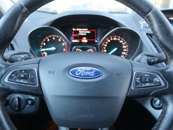 Ford Kuga II Рестайлинг с пробегом 2017 года, цена 1 290 000 рублей, 169348 км, внедорожник, Автокод Объявления