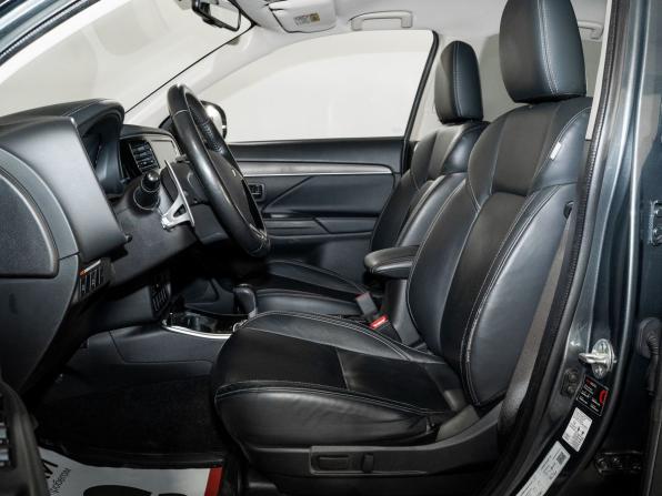 Mitsubishi Outlander III Рестайлинг 3 с пробегом 2019 года, цена 2 340 000 рублей, 181368 км, внедорожник, Автокод Объявления