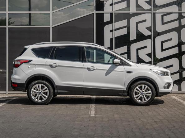 Ford Kuga II Рестайлинг с пробегом 2018 года, цена 1 860 000 рублей, 108208 км, внедорожник, Автокод Объявления