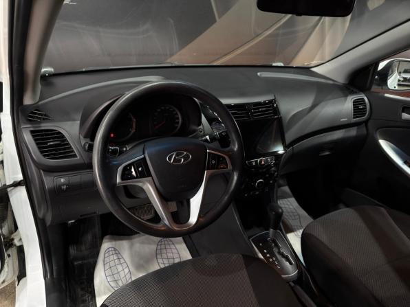 Hyundai Solaris I с пробегом 2014 года, цена 1 200 000 рублей, 135000 км, седан, Автокод Объявления