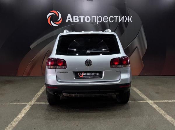 Volkswagen Touareg I Рестайлинг с пробегом 2009 года, цена 1 115 000 рублей, 226176 км, внедорожник, Автокод Объявления