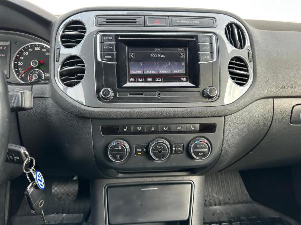 Volkswagen Tiguan I Рестайлинг с пробегом 2015 года, цена 1 439 000 рублей, 186000 км, внедорожник, Автокод Объявления