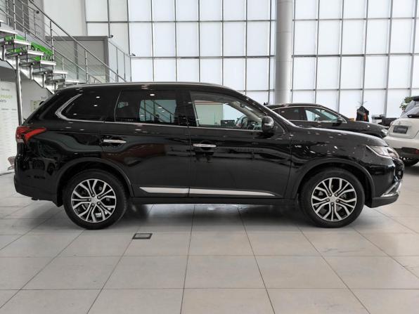 Mitsubishi Outlander III Рестайлинг 3 с пробегом 2018 года, цена 3 250 000 рублей, 113136 км, внедорожник, Автокод Объявления