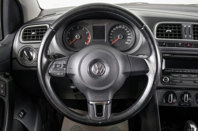 Volkswagen Polo V Рестайлинг с пробегом 2019 года, цена 1 099 000 рублей, 291000 км, седан, Автокод Объявления