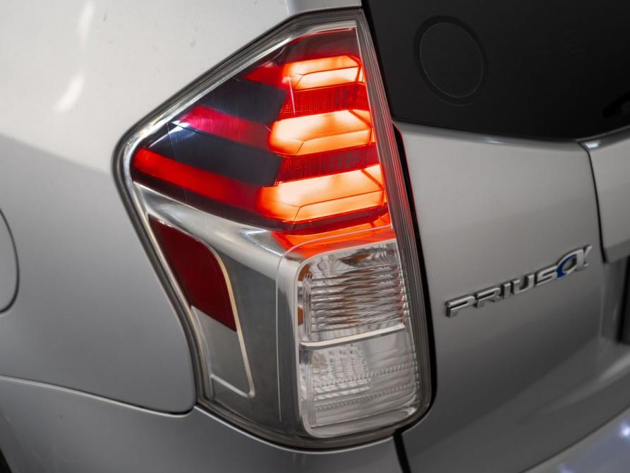 Toyota Prius Alpha I (ZVW40/41) Рестайлинг Иркутск  - изображение 24