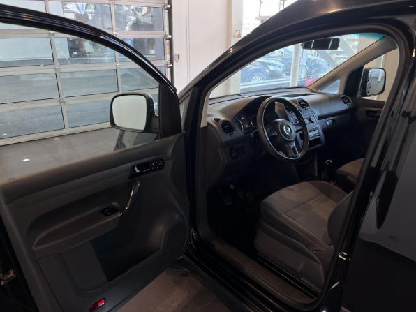 Volkswagen Caddy III Рестайлинг с пробегом 2011 года, цена 895 000 рублей, 226145 км, компактвэн, Автокод Объявления