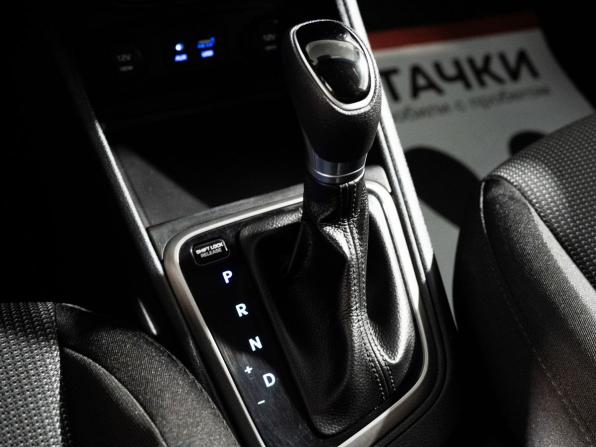 Hyundai Solaris II с пробегом 2017 года, цена 1 329 500 рублей, 83209 км, седан, Автокод Объявления