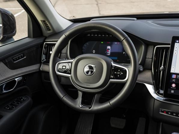 Volvo XC90 II Рестайлинг 2 с пробегом 2025 года, цена 9 490 000 рублей, 957 км, внедорожник, Автокод Объявления