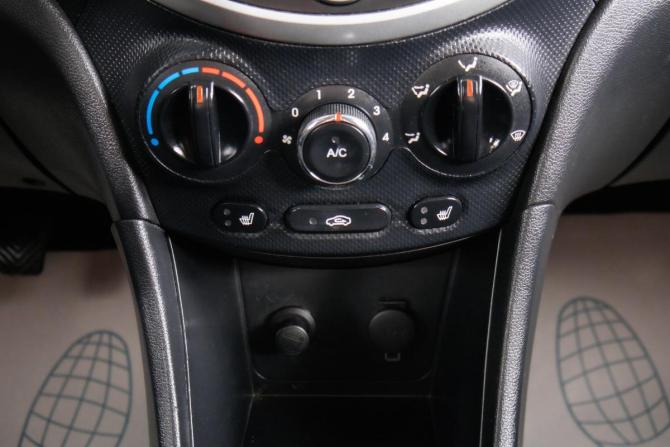 Hyundai Solaris I с пробегом 2012 года, цена 649 000 рублей, 146523 км, хэтчбек, Автокод Объявления